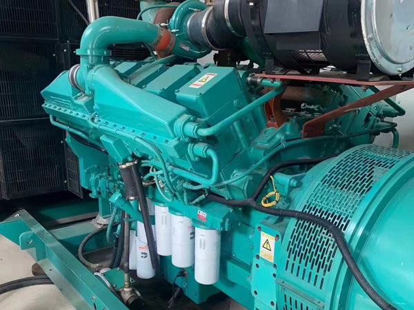 洱源更换100kW柴油发电机组机油时，需要注意哪些事项？